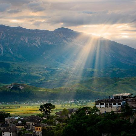 Guesthouse Mele Gjirokastër Dış mekan fotoğraf