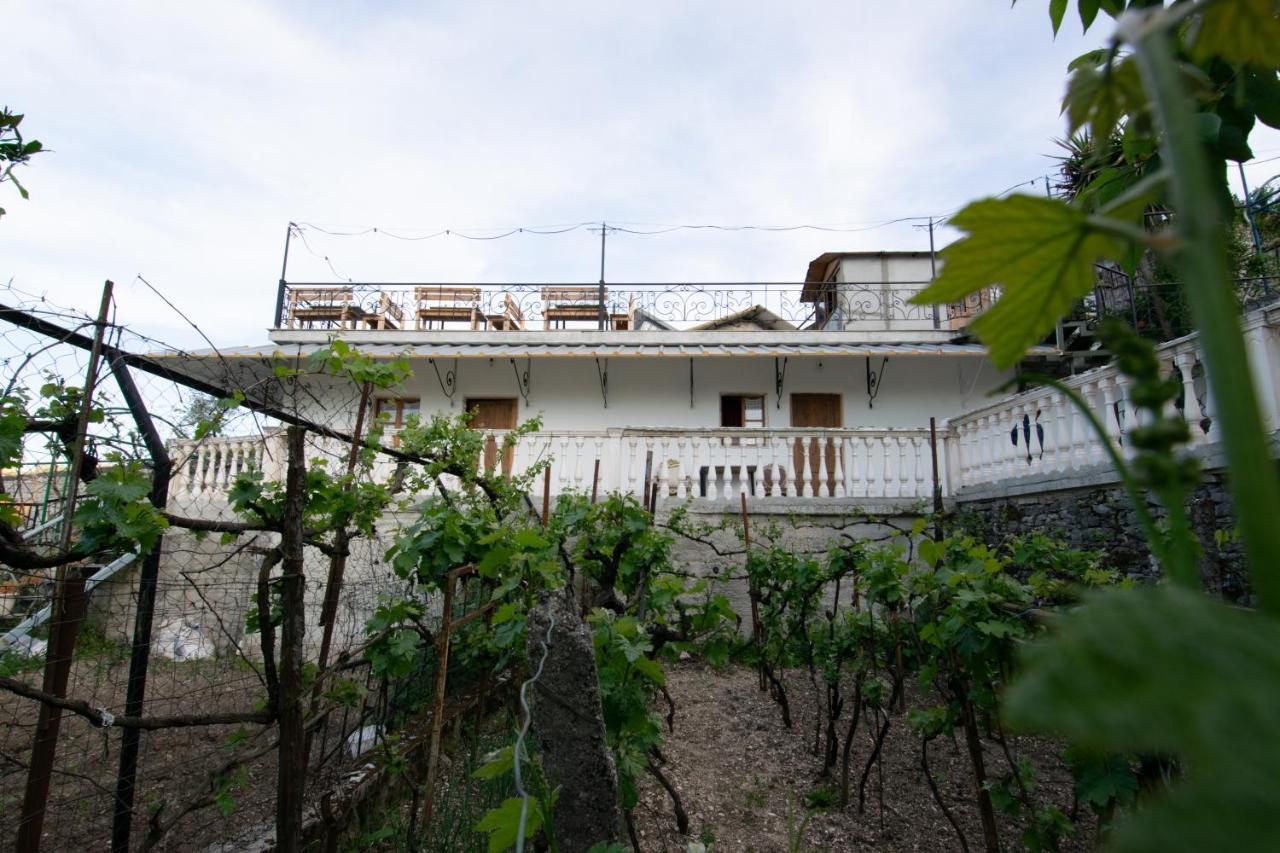 Guesthouse Mele Gjirokastër Dış mekan fotoğraf