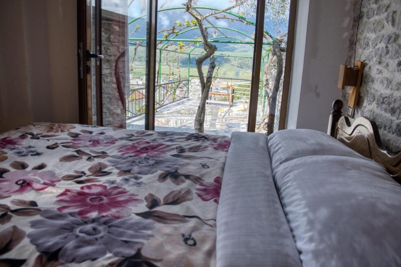 Guesthouse Mele Gjirokastër Dış mekan fotoğraf