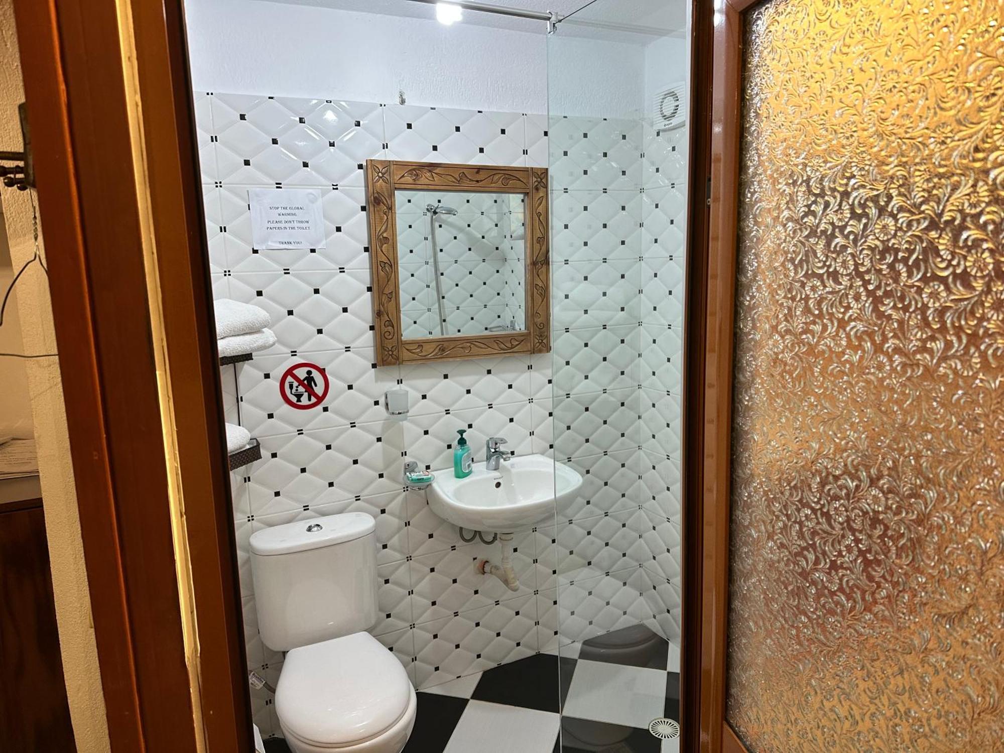 Guesthouse Mele Gjirokastër Dış mekan fotoğraf