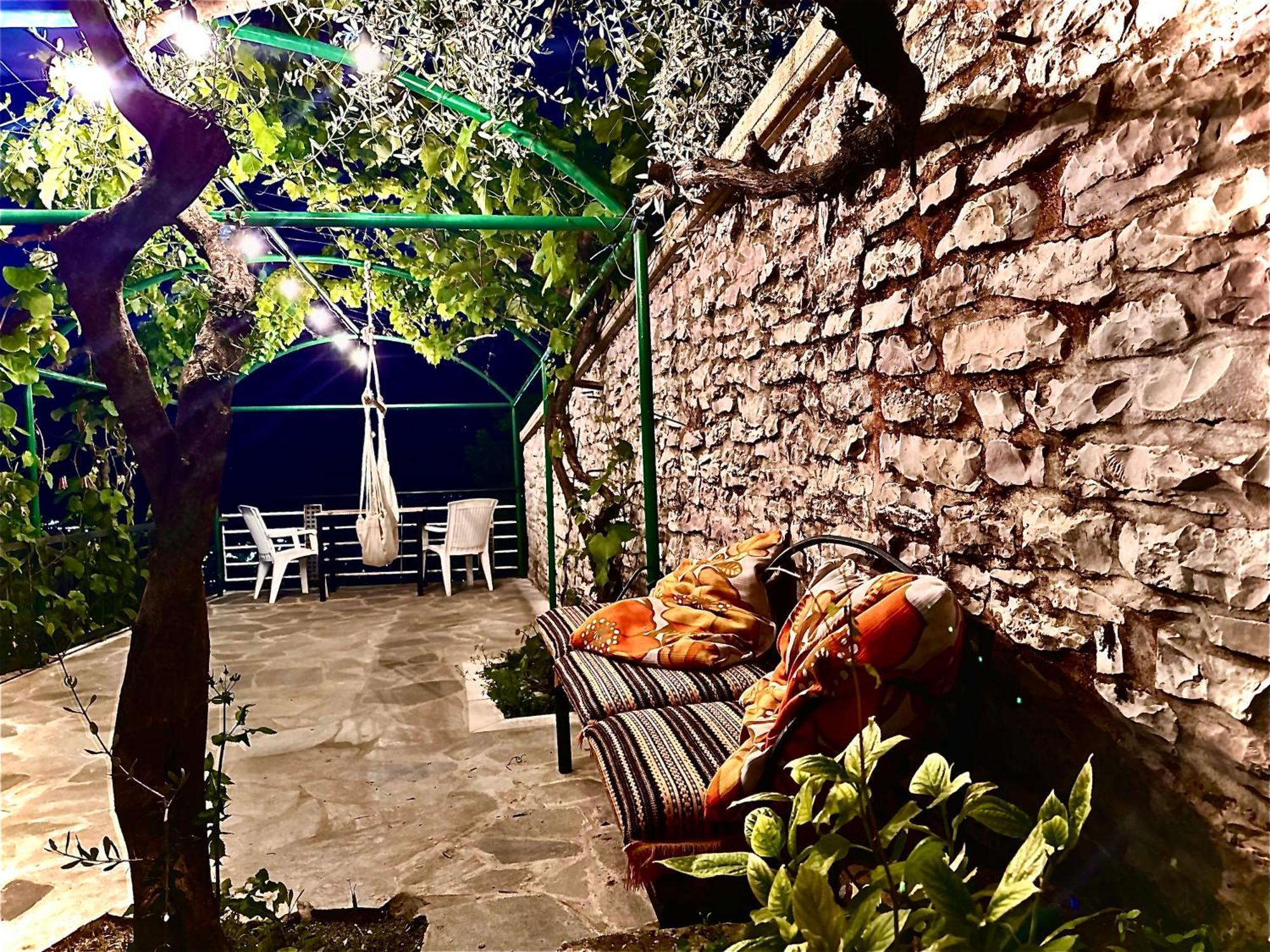 Guesthouse Mele Gjirokastër Dış mekan fotoğraf
