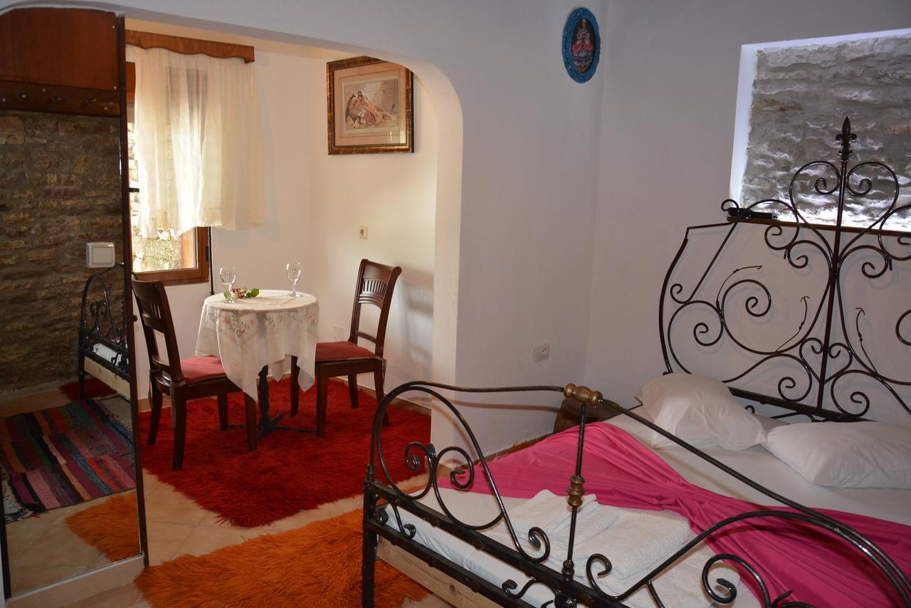 Guesthouse Mele Gjirokastër Dış mekan fotoğraf