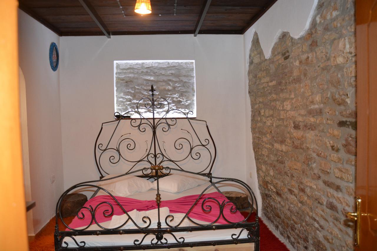 Guesthouse Mele Gjirokastër Dış mekan fotoğraf
