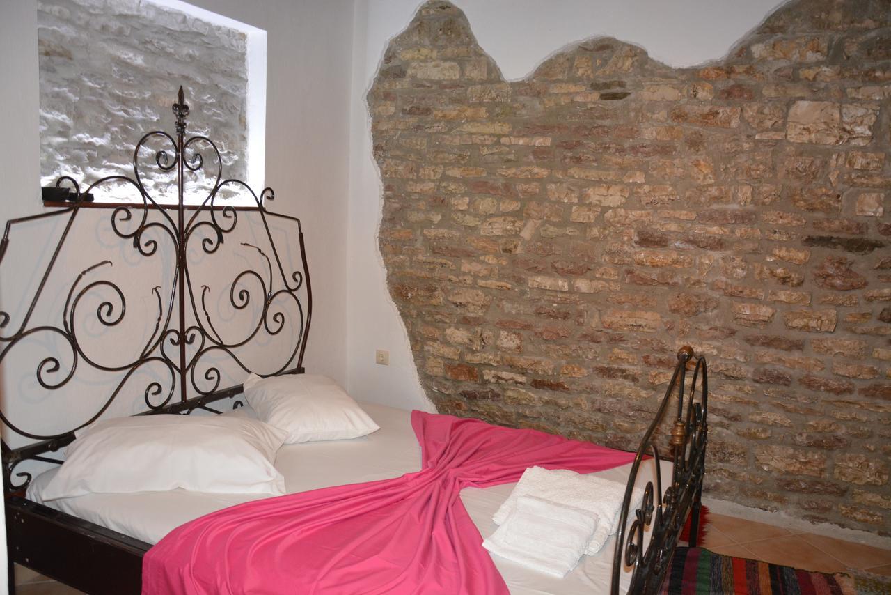 Guesthouse Mele Gjirokastër Dış mekan fotoğraf