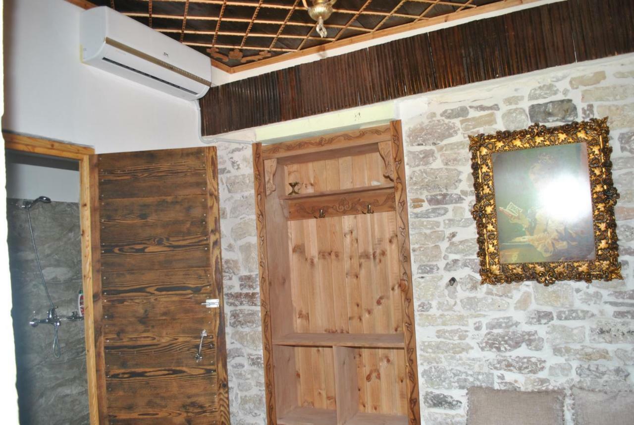 Guesthouse Mele Gjirokastër Dış mekan fotoğraf